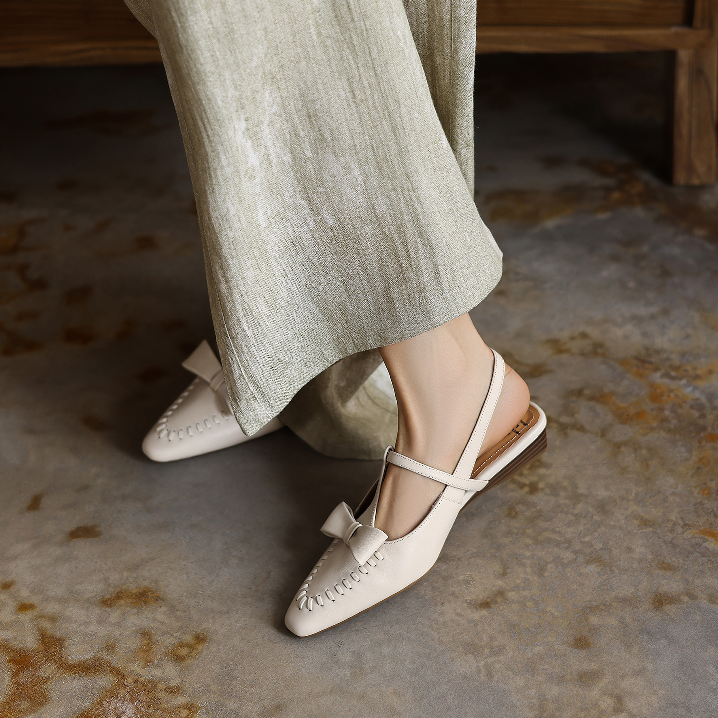 Genuine Leather Cowhide Women' - Leather Classic Strap のレビューと価格