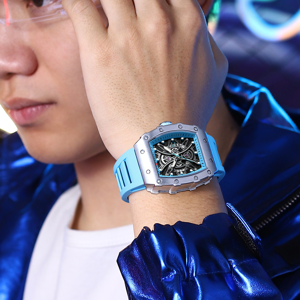 CURREN Men 3D Watch Top Brand  - Smartwatch Guess のレビューと価格