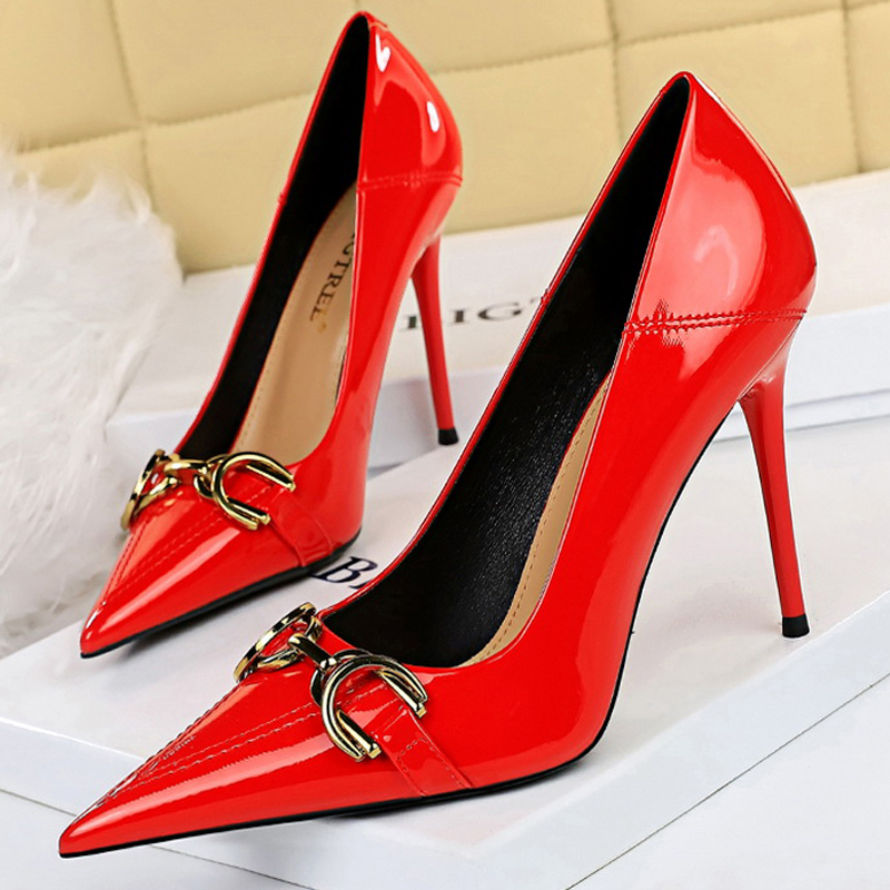 Luxury Women Pumps Metal Belt  - Leather Classic Strap のレビューと価格