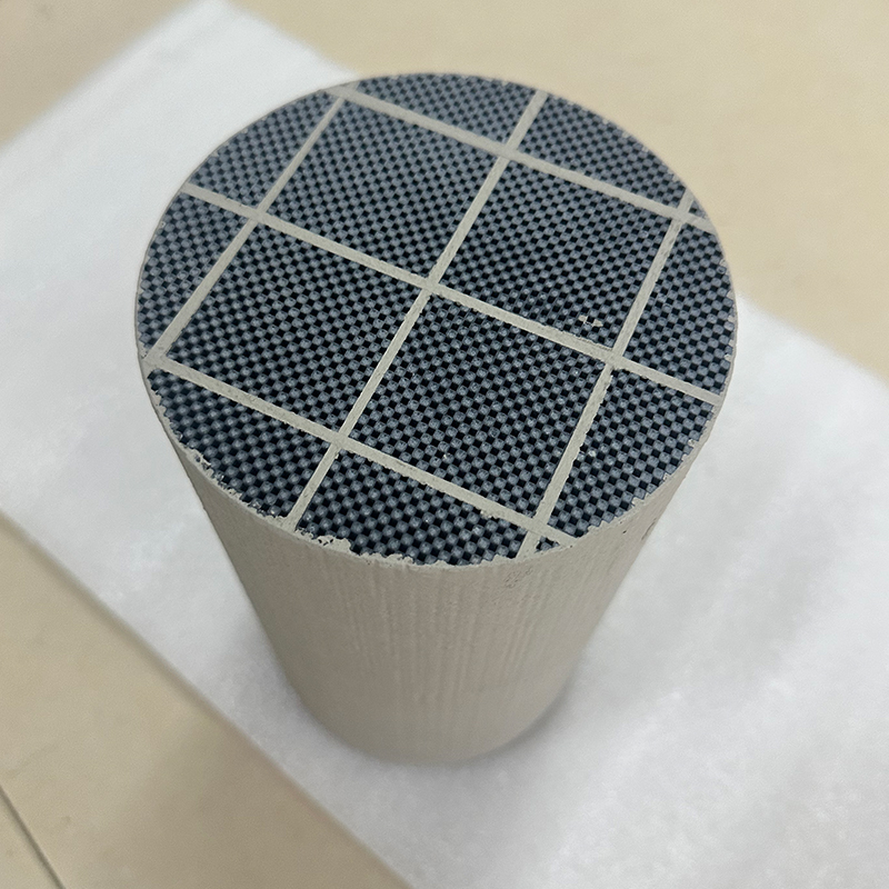 Silicon carbide filter DPF SIC - Silicone Band Replacement のレビューと価格