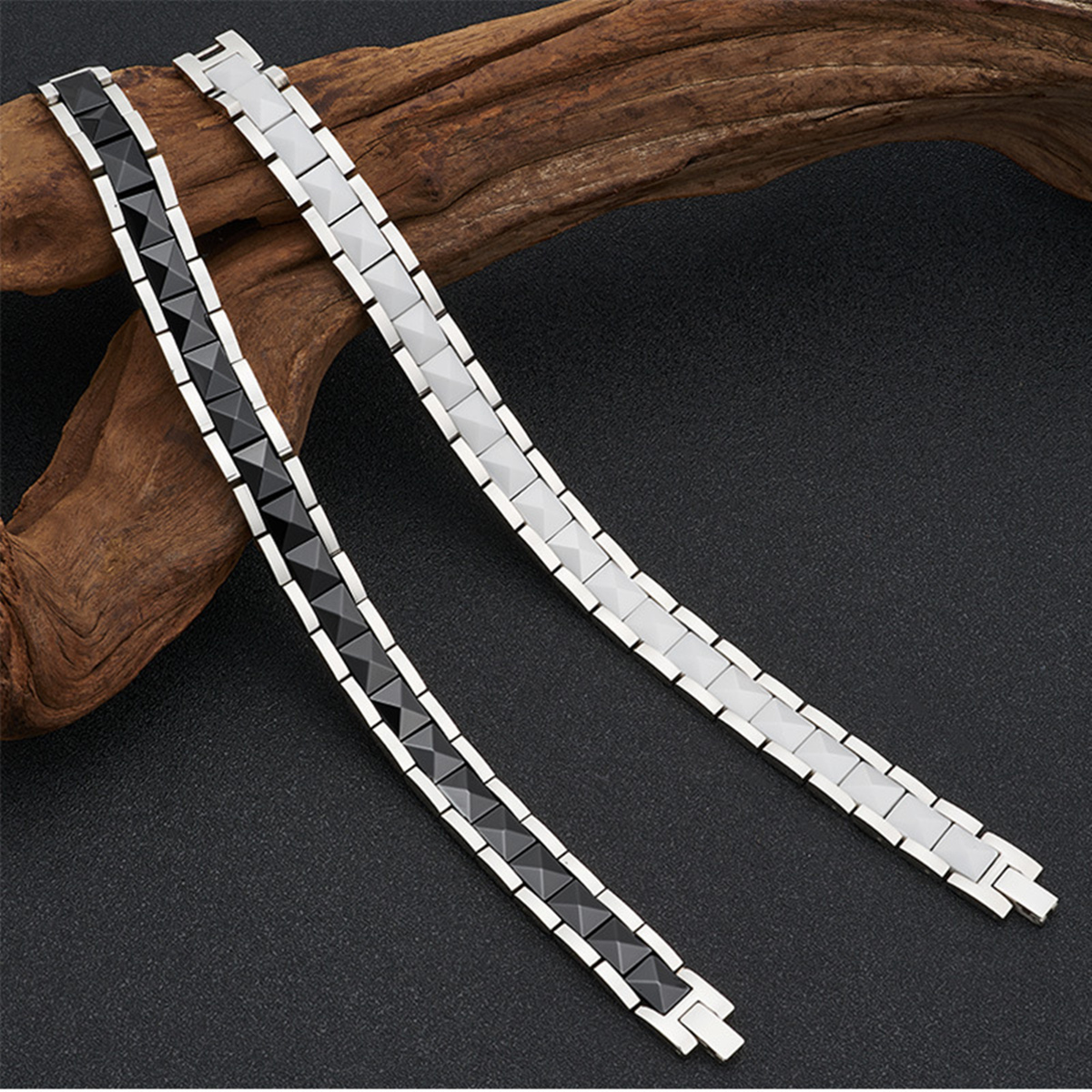 ARADOO Minimalist Pyramid Desi - Ceramic Link Bracelet のレビューと価格