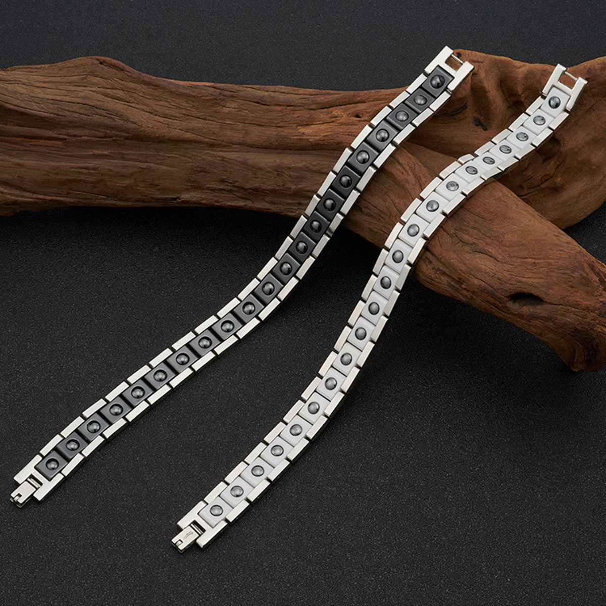 ARADOO Minimalist Pyramid Desi - Ceramic Link Bracelet のレビューと価格