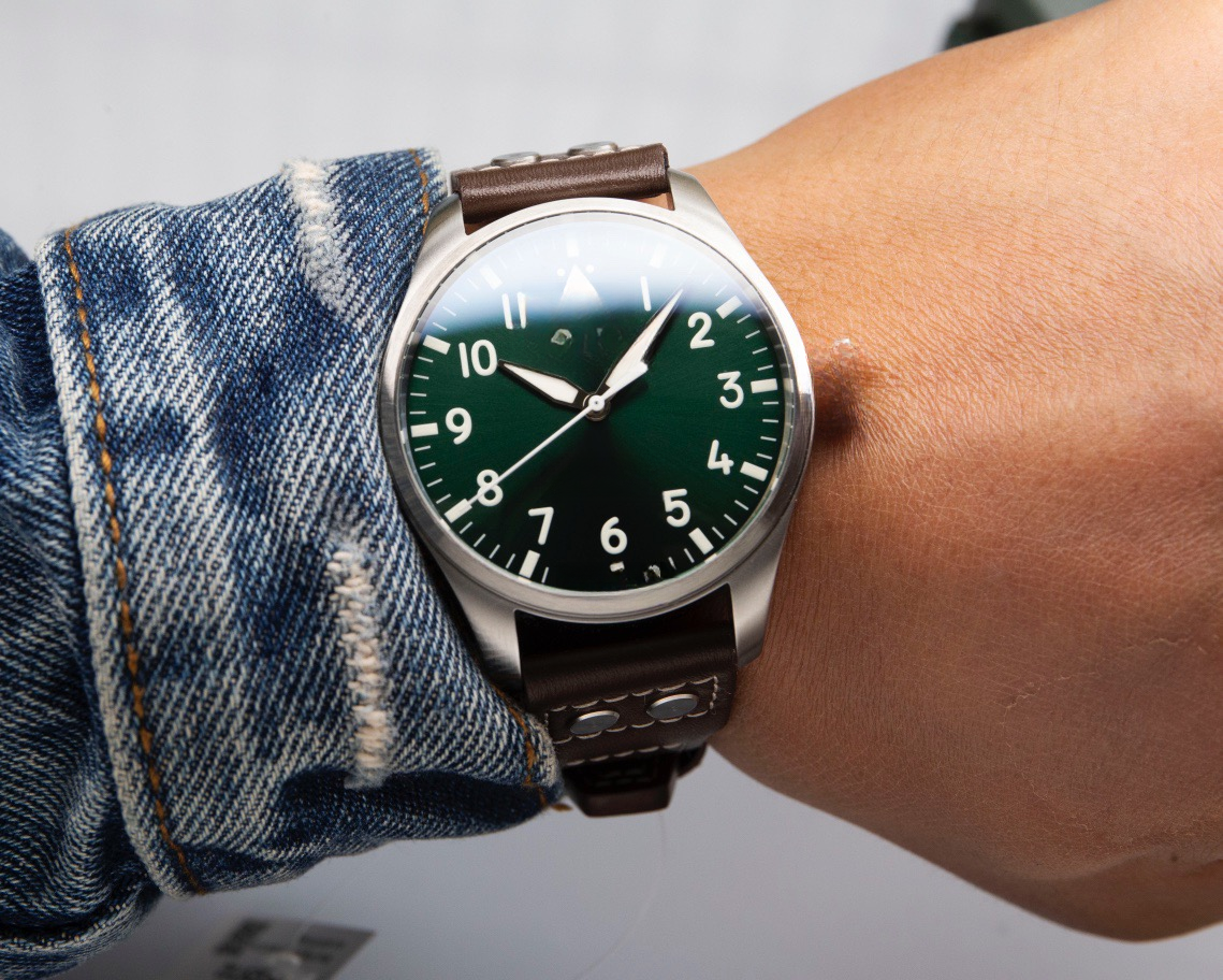 Young Men Sport Watch Digital  - Ceramic Link Bracelet のレビューと価格